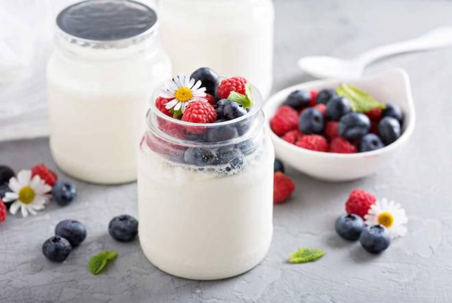 10 полезных свойств йогурта, о которых известно не всем