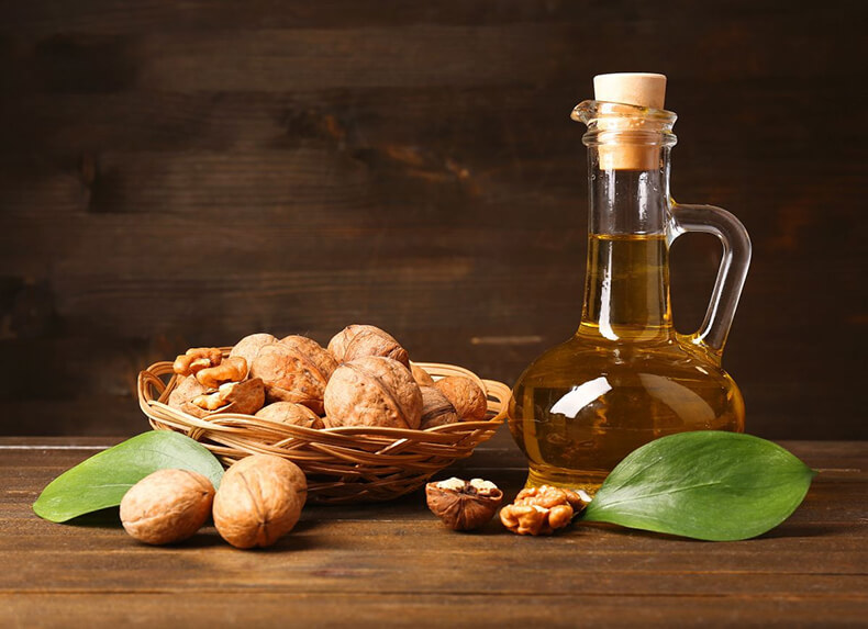 Настойка из грецких орехов: защита от диабета и хронического колита