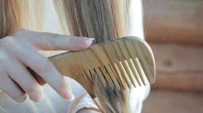 11 нехитрых способов для борьбы с пушистыми волосами