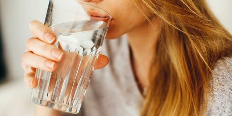 Сколько нужно выпивать воды за день