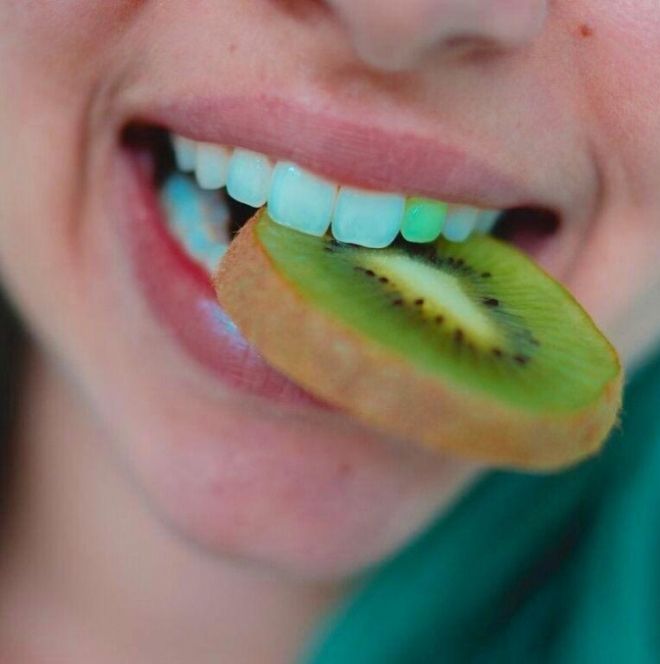 Макияж для зубов — новый бьюти-тренд, который не понравится дантистам