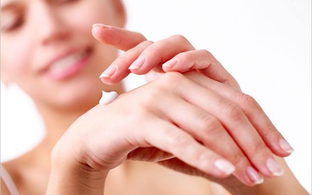 Как уберечь руки от морщин и пигментных пятен