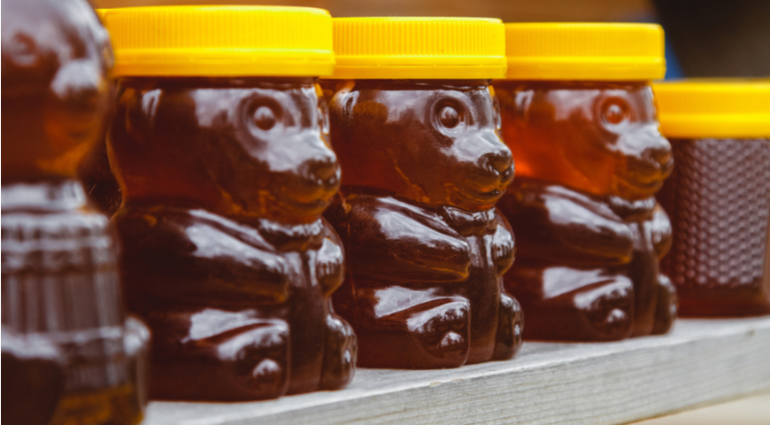 Кто придумал для мёда бутылочку в форме медведя и как зовут этого медового медвежонка