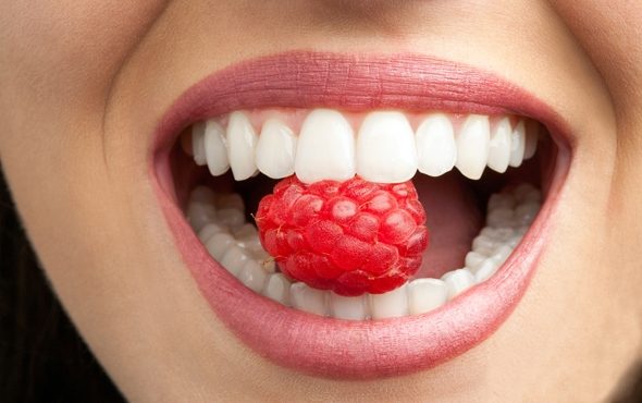 9 полезных для здоровья продуктов, которые портят зубы
